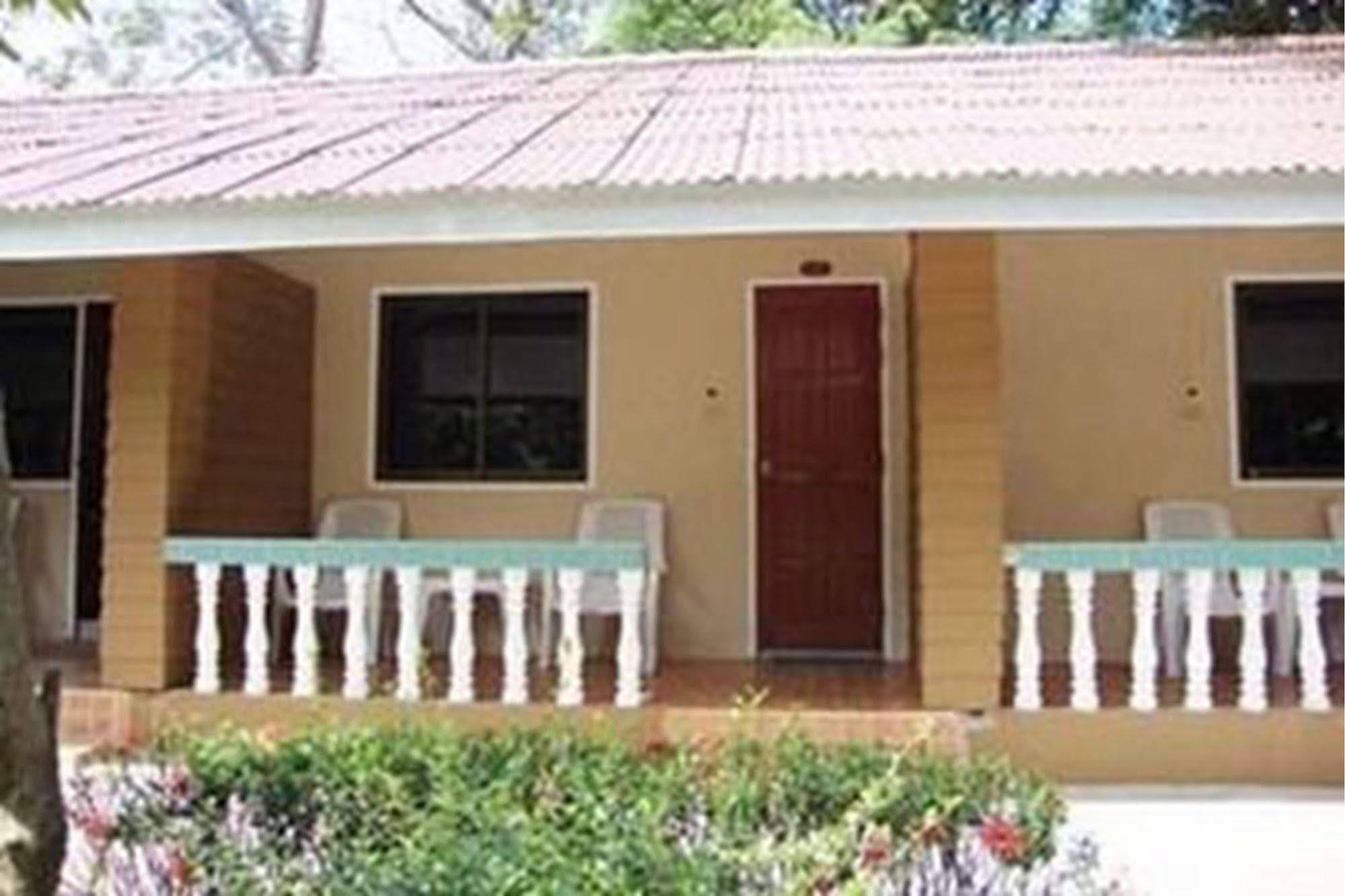 Malibu Samed Resort Koh Samet Екстериор снимка
